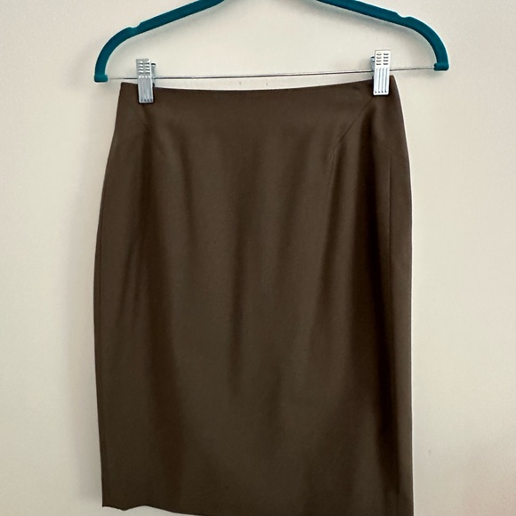 Ann Taylor 3 Pieces Suite. - Picture 3 of 4